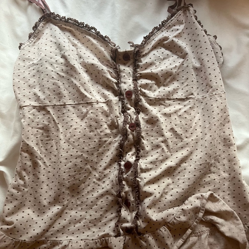 brown and pink tank top